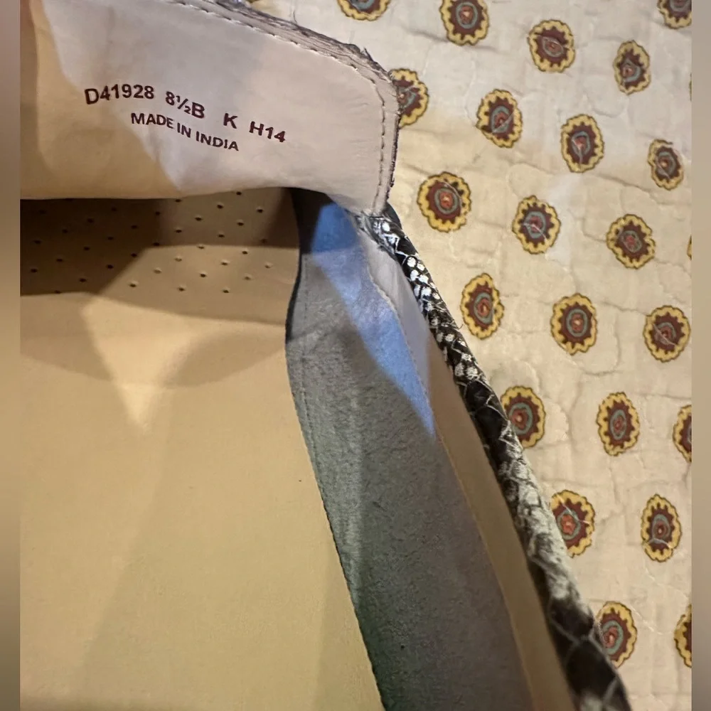 Cole Haan Shelby Bit Logo Snake Print Leather Driving Loafer Moccasins Size 8.5 - Picture 8 of 8